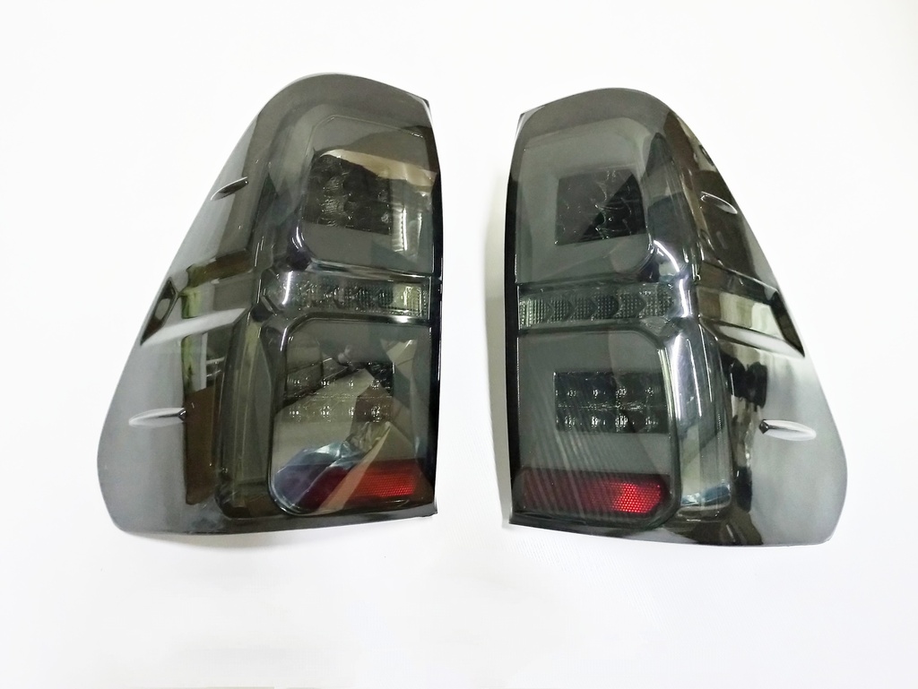 LUCES LED HILUX 16-20 SMOKE