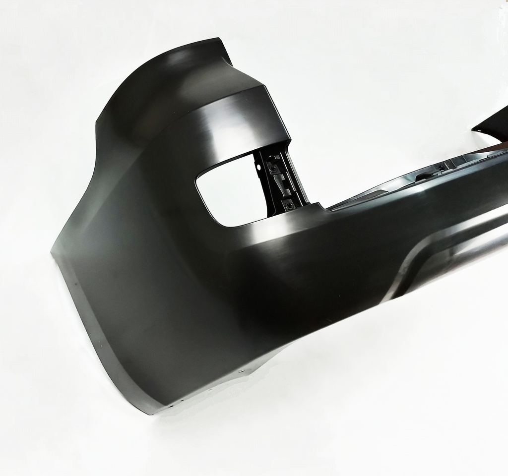 BUMPER TRASERO LC200 16-20