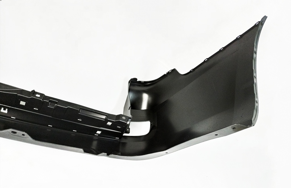 BUMPER TRASERO LC200 16-20