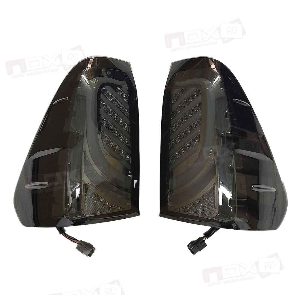 LUCES LED HILUX 16-21 SMOKE SECUENCIALES
