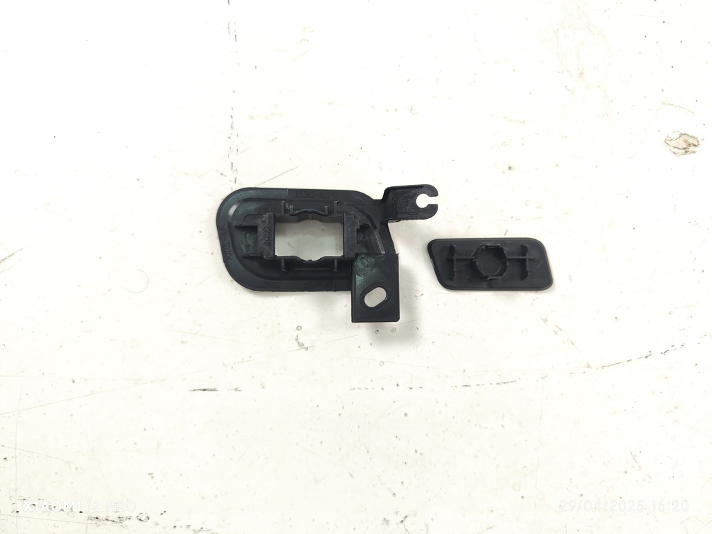 BASE Y TAPA DE ROCIADOR LH LC300 22-25 PARA LC200 (CON EL KIT)