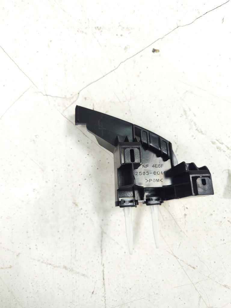 GUIA LUZ TRASERA LX570 13-15 LH