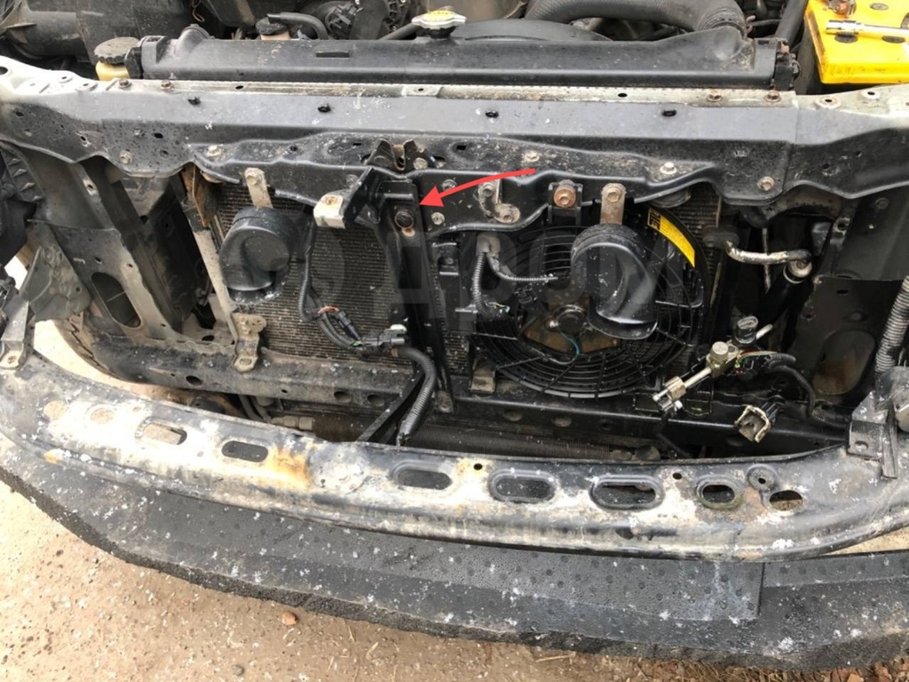 BASE DE CERRADURA DE BONETE LEXUS LX570 13-15
