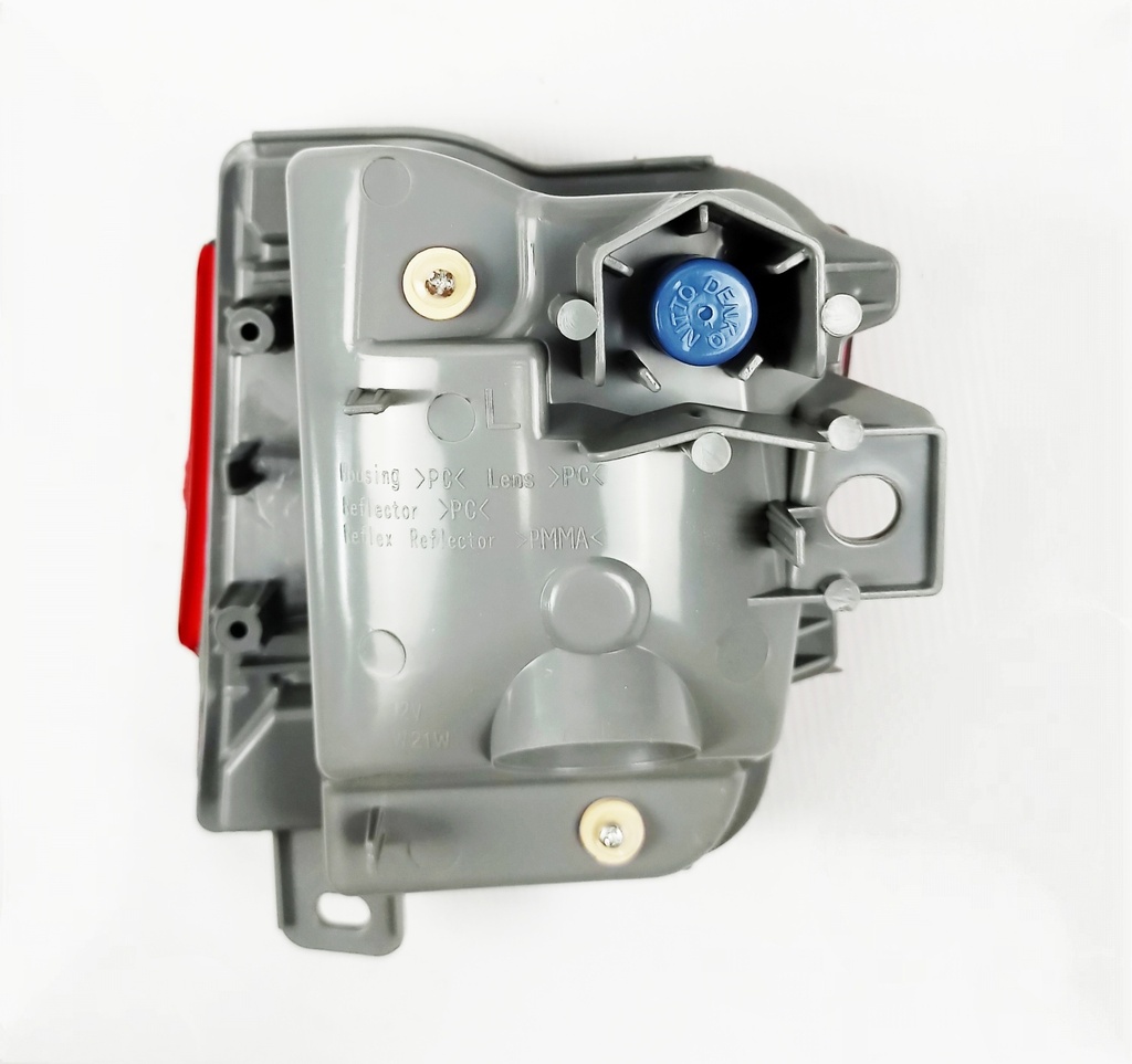 LUZ DE BUMPER TRASERO LC200 LH16-20