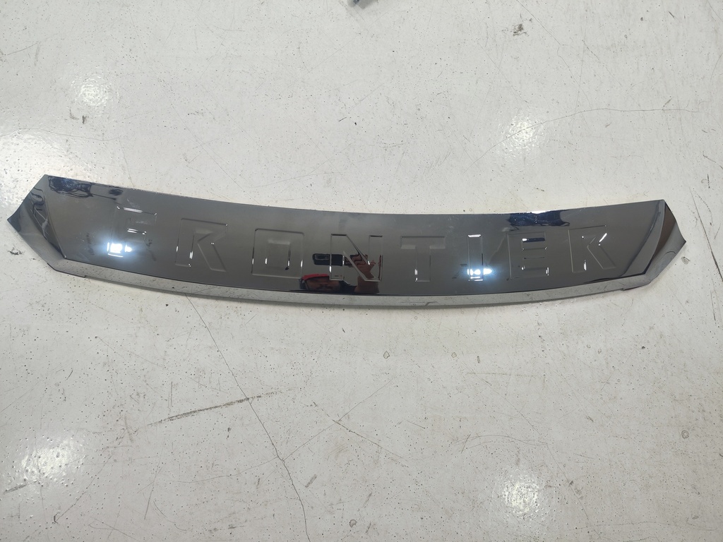 CHROME BONETE NISSAN FRONTIER 21-22 SIN KIT