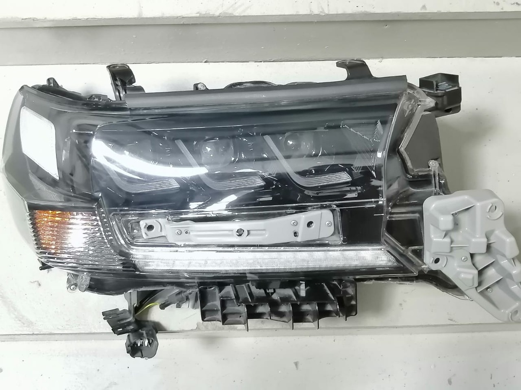 PANTALLA RH LC200 TIPO LX 16-20