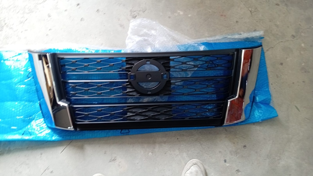 PARRILLA CHROME NISSAN FRONTIER 2021-25